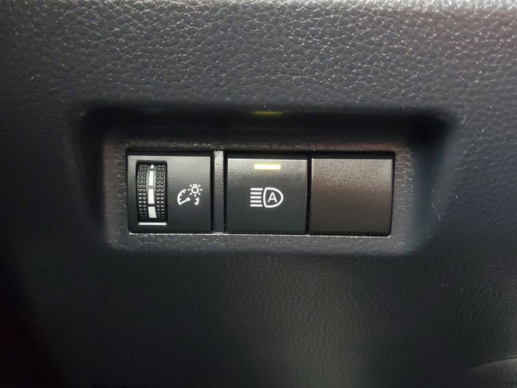 Used 2023 Toyota RAV4 Adventure image 31