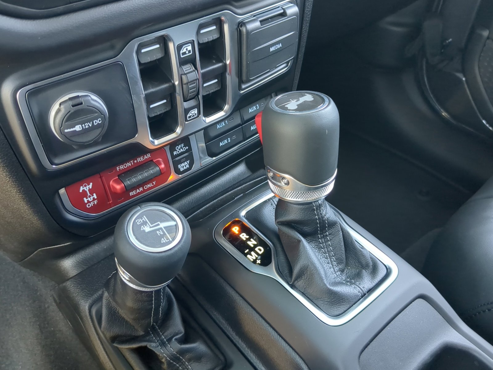 New 2025 Jeep Wrangler Unlimited Rubicon w/ Steel Bumper Group image 31