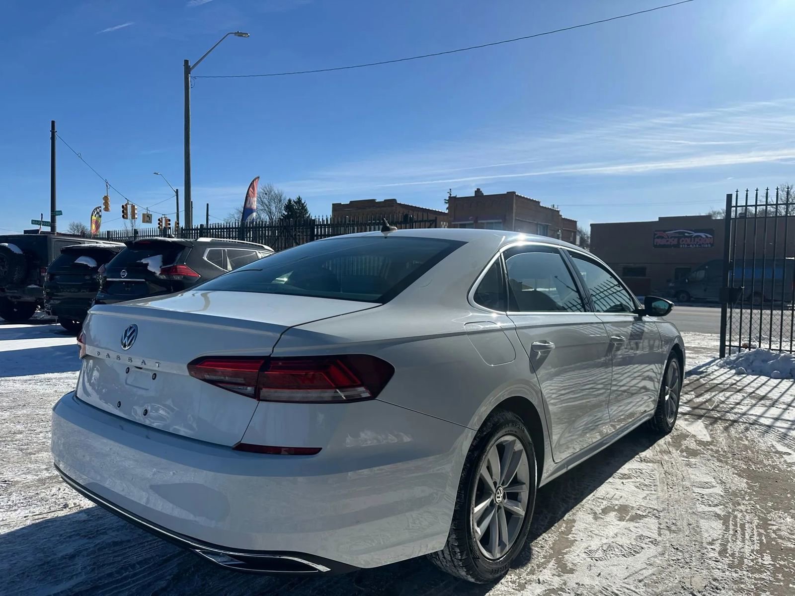Used 2020 Volkswagen Passat 2.0T SE image 4