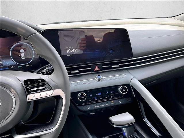 Used 2023 Hyundai Elantra SEL w/ Convenience Package FWD image 8