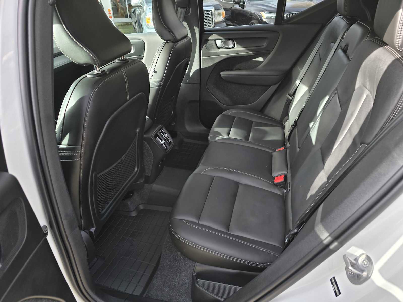 Certified 2025 Volvo XC40 B5 Core w/ Protection Package Premier image 13