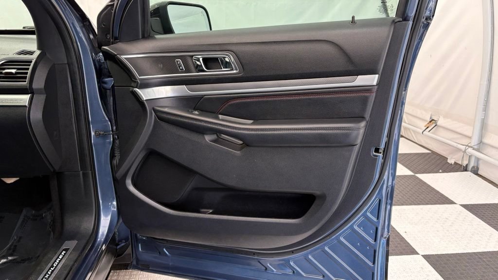 Used 2019 Ford Explorer Sport w/ Equipment Group 401A AWD/4WD image 29