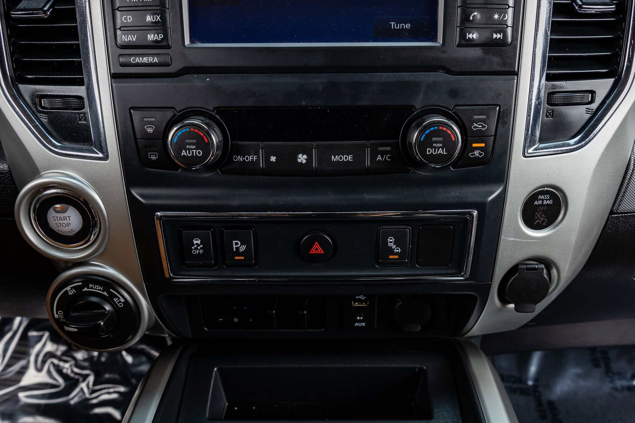 Used 2017 Nissan Titan PRO-4X image 28