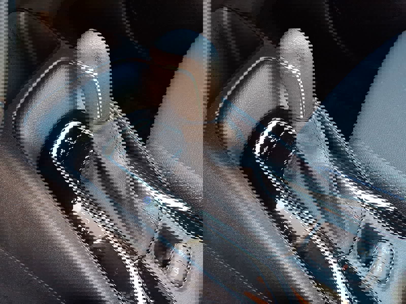 Certified 2022 Toyota Corolla SE w/ Carpet Mat Package (TMS) image 17