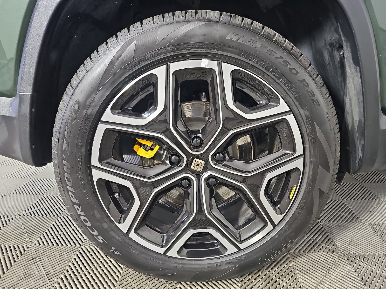 Used 2023 Rivian R1S Adventure AWD/4WD image 12