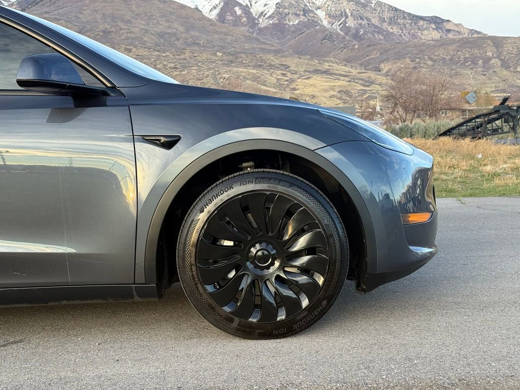 Used 2020 Tesla Model Y Long Range image 3