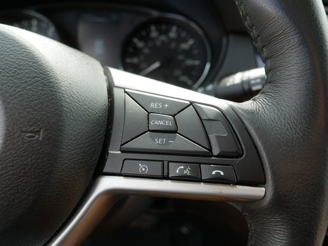 Used 2017 Nissan Rogue SV image 26