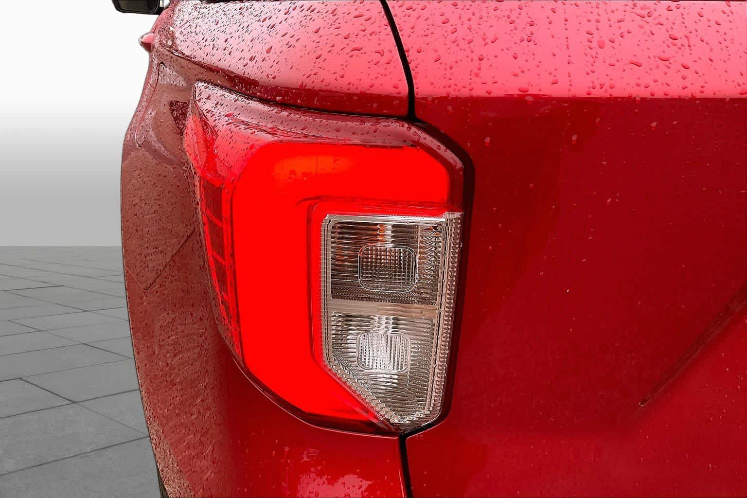 Used 2021 Ford Explorer Platinum w/ Premium Technology Package RWD image 28