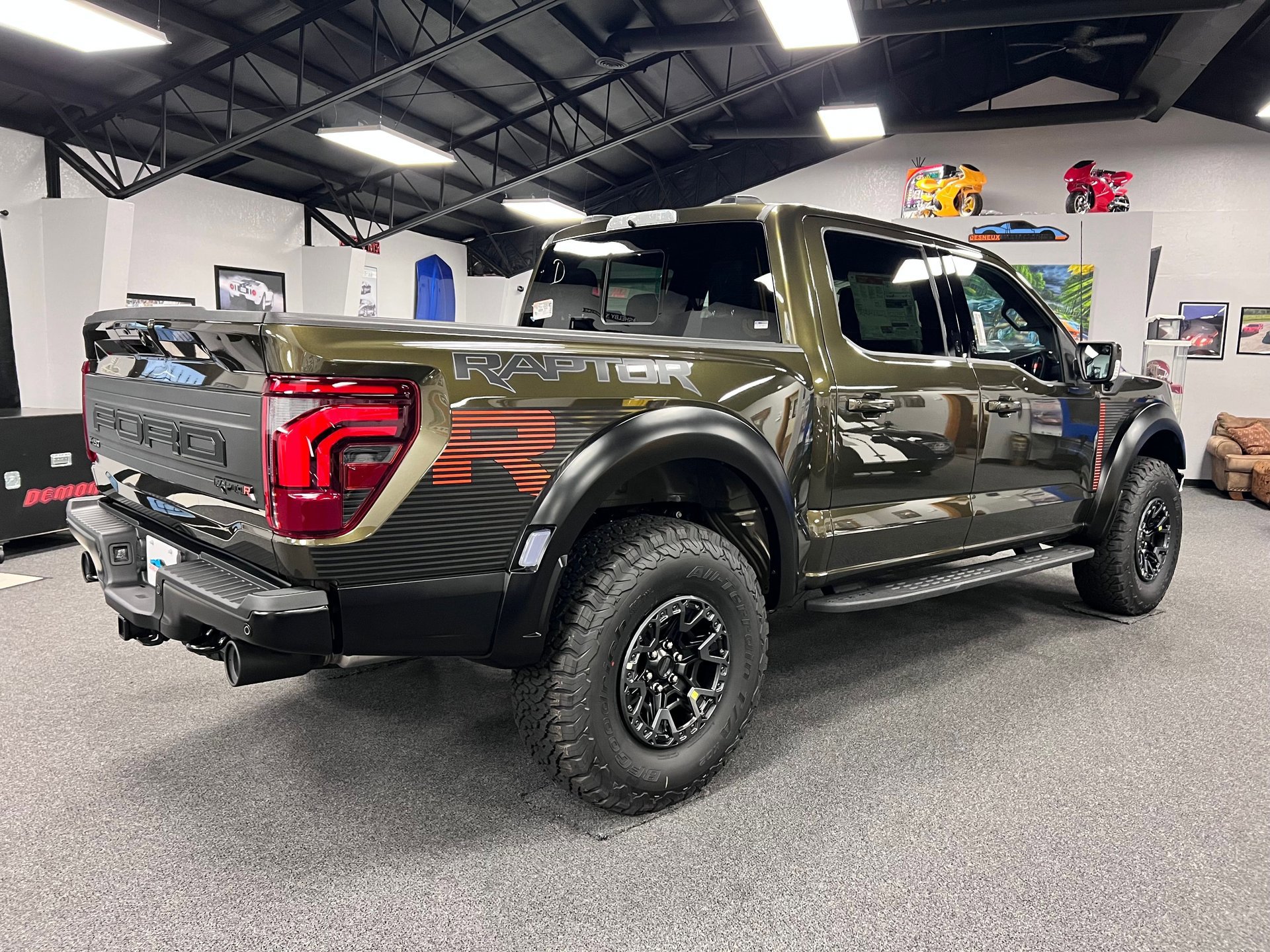 Used 2025 Ford F150 Raptor w/ Equipment Group 803A Raptor R image 38