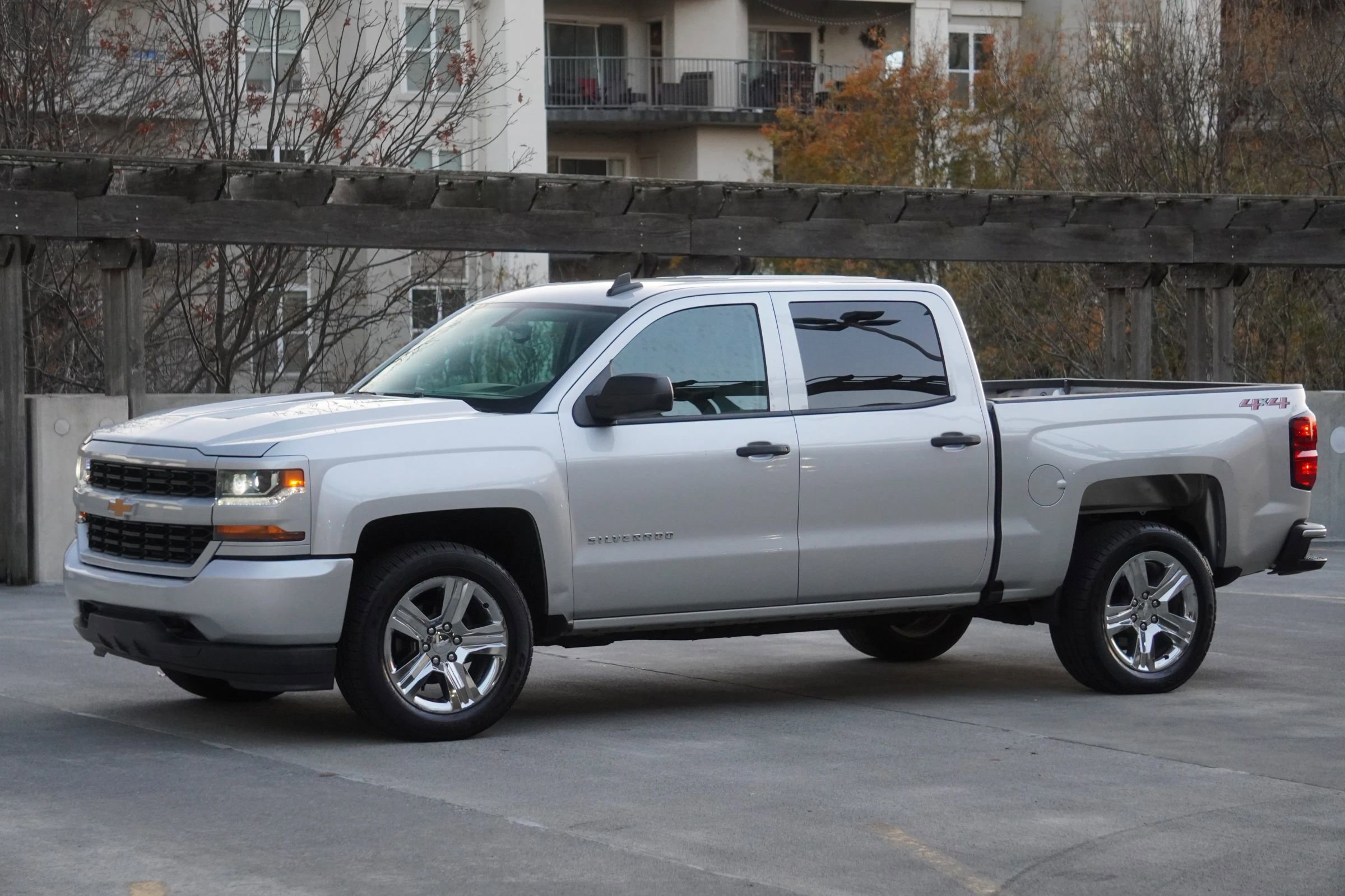 Used 2018 Chevrolet Silverado 1500 Custom w/ Custom Convenience Package AWD/4WD image 16