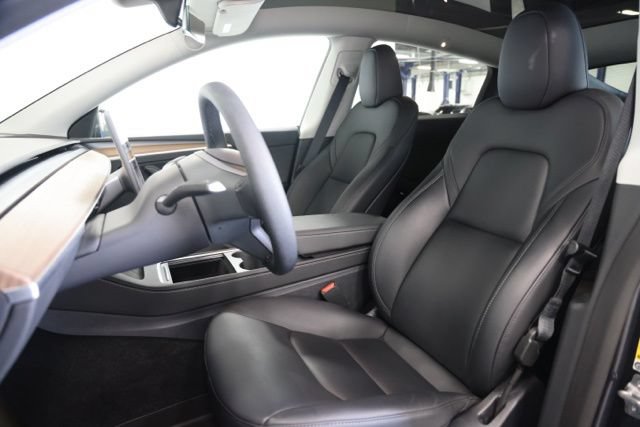 Used 2025 Tesla Model Y Long Range AWD/4WD image 21