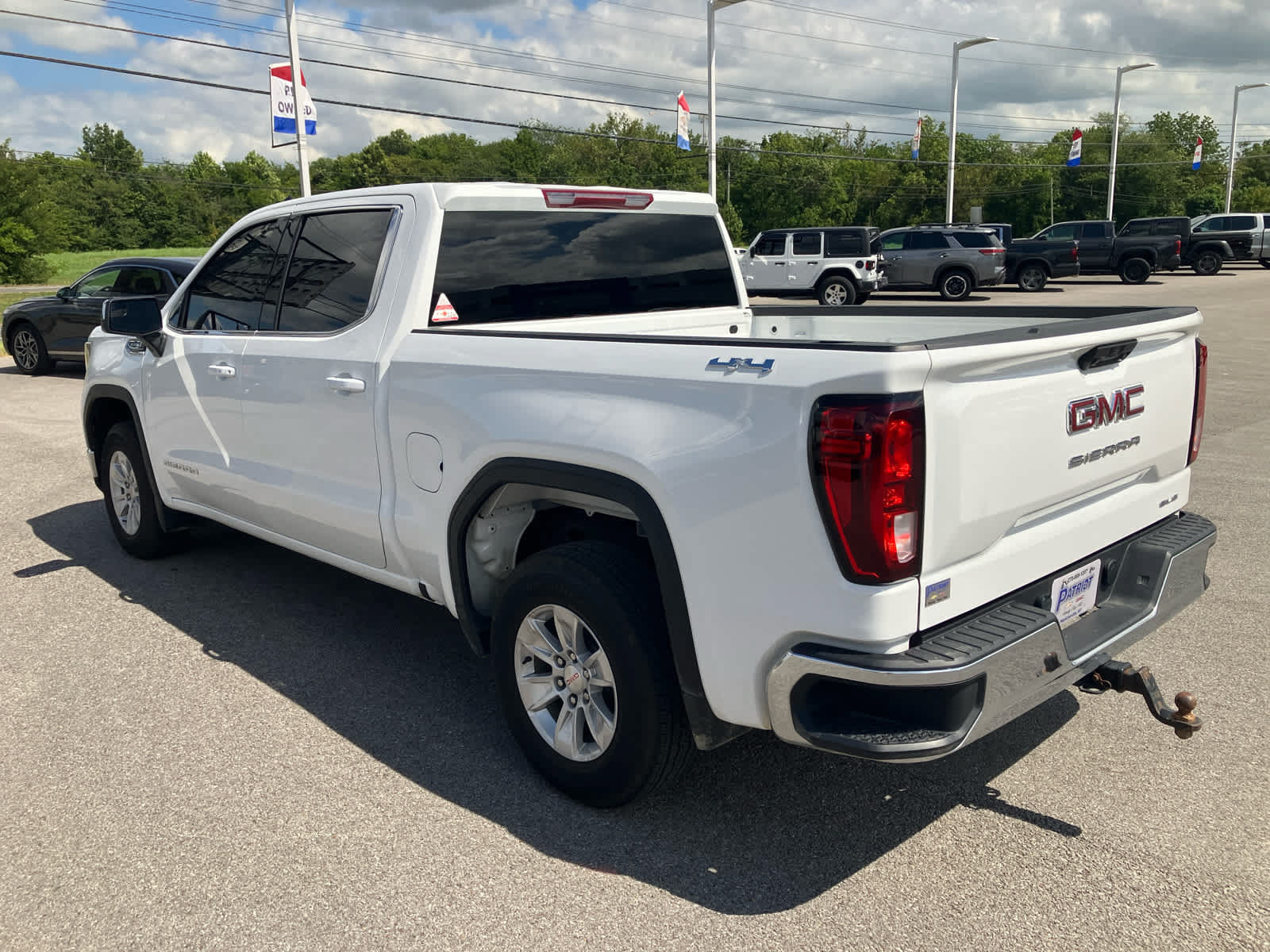 Used 2025 GMC Sierra 1500 SLE AWD/4WD image 5