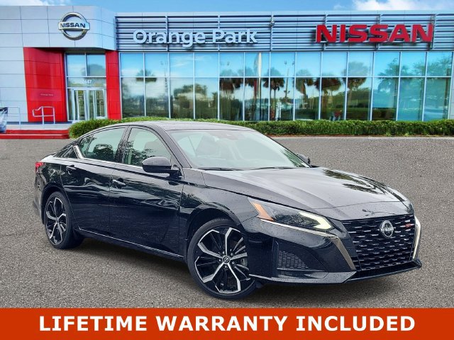 Used 2023 Nissan Altima 2.5 SR w/ SR Premium Package FWD image 1