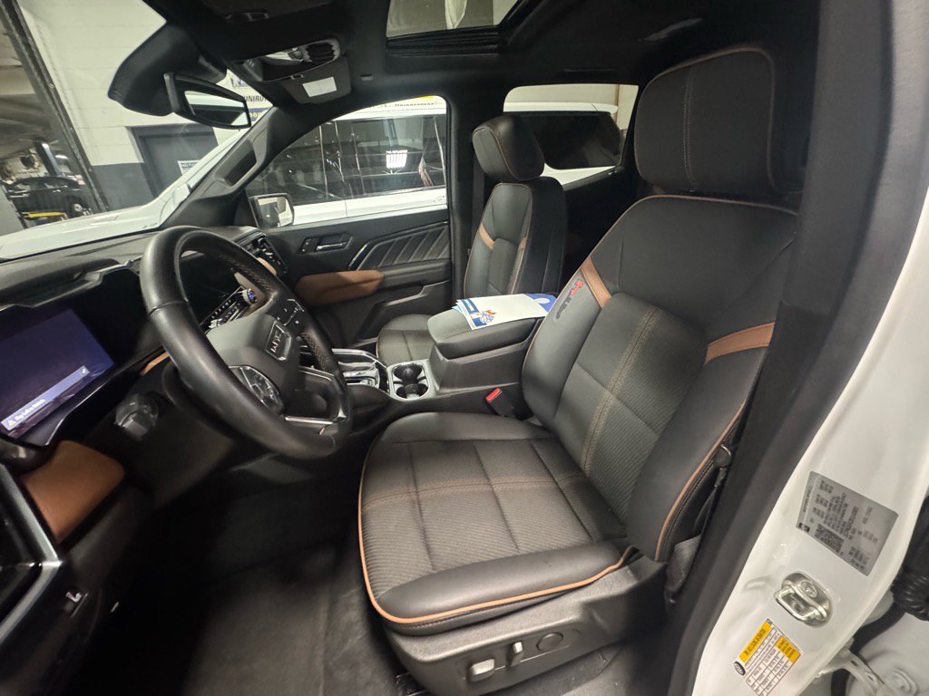 Used 2024 GMC Canyon AT4 w/ Technology Package image 19
