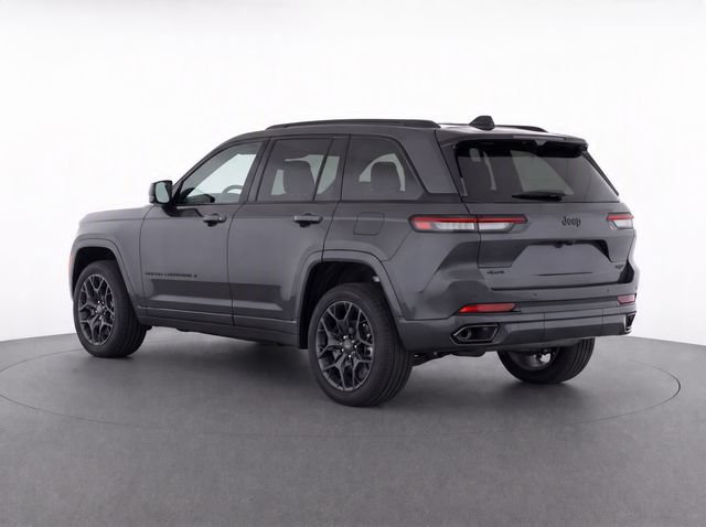 Used 2024 Jeep Grand Cherokee L Summit w/ Advanced Protech Group IV AWD/4WD image 3