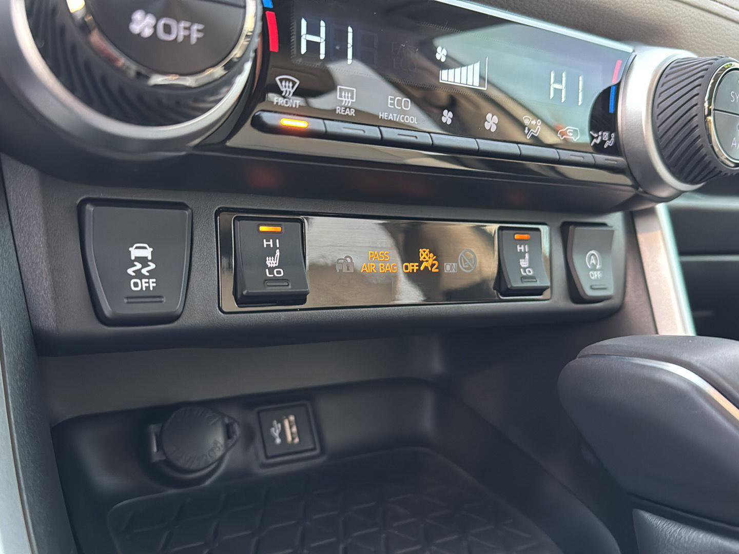 Certified 2025 Toyota RAV4 XLE Premium image 24