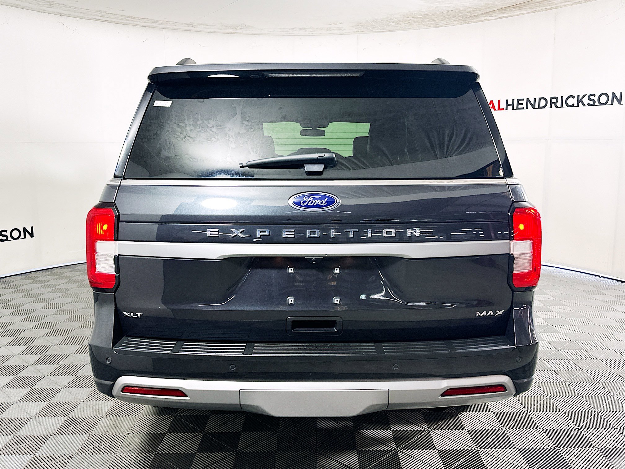 Used 2024 Ford Expedition Max XLT image 4