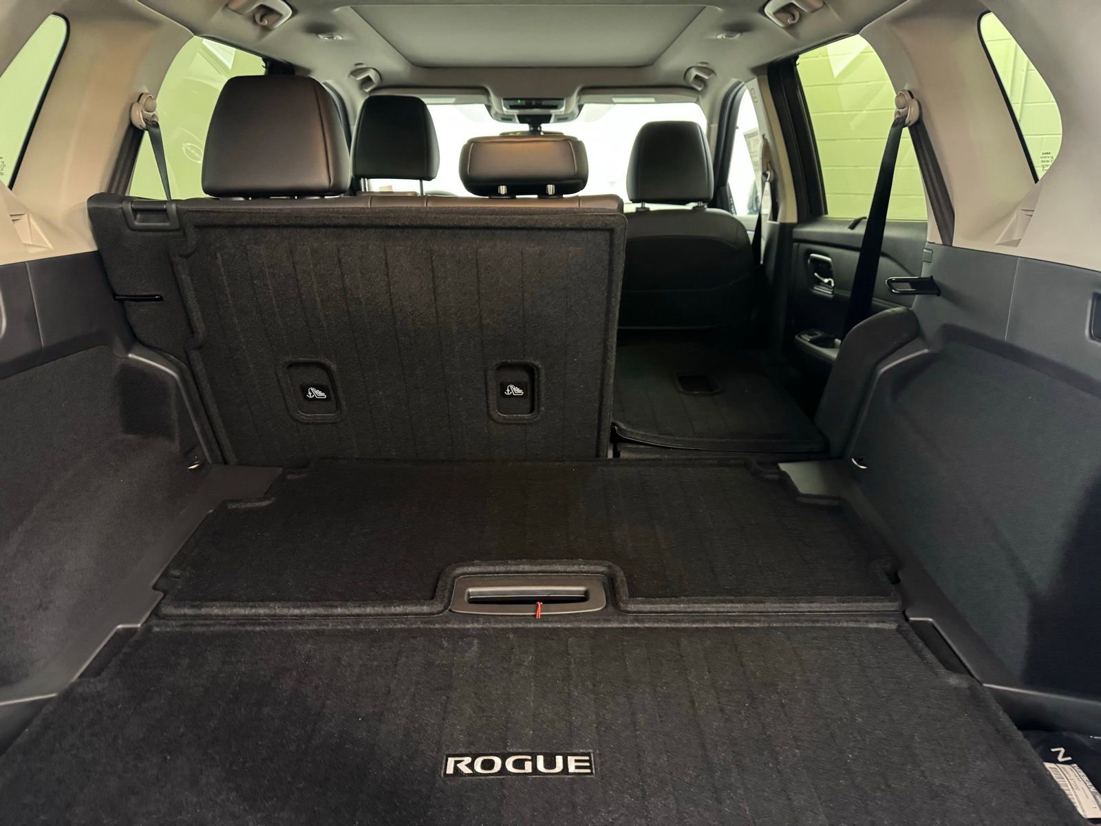 New 2025 Nissan Rogue Platinum w/ Tech Package image 36