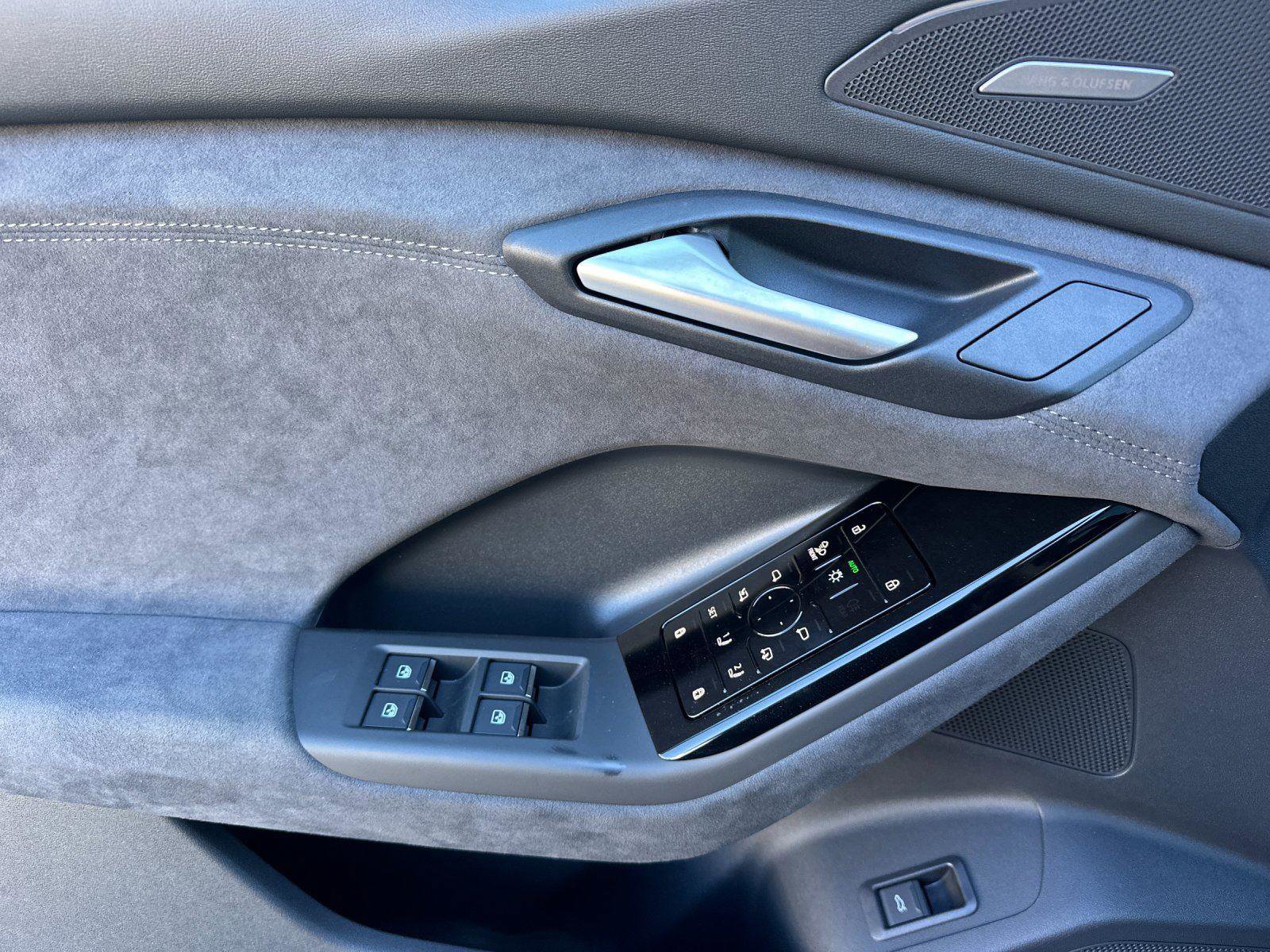 New 2025 Audi SQ6 e-tron Premium Plus image 10