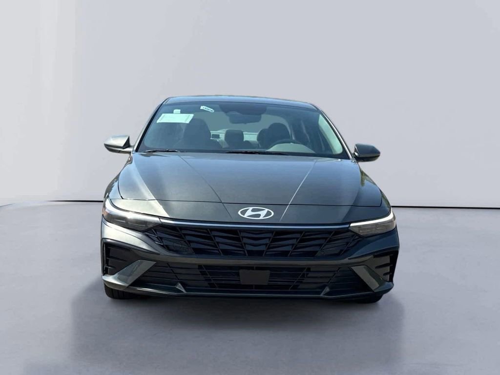 New 2025 Hyundai Elantra SEL w/ Cargo Package image 2