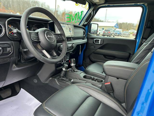 New 2025 Jeep Gladiator High Tide image 8