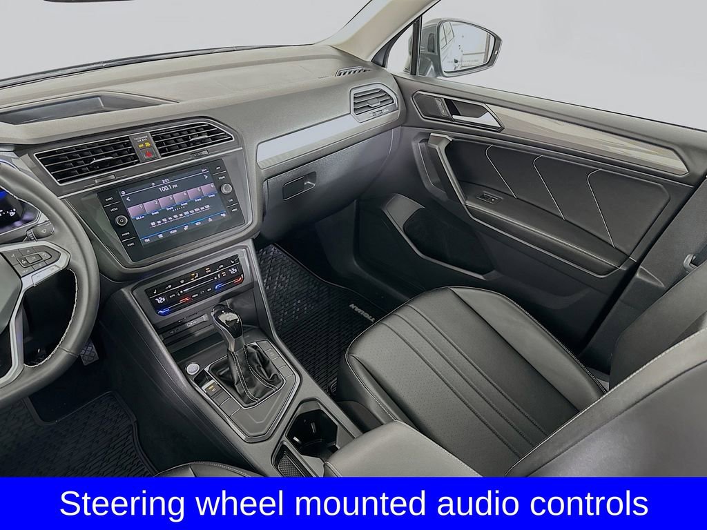 Used 2024 Volkswagen Tiguan SE w/ Panoramic Sunroof Package image 26