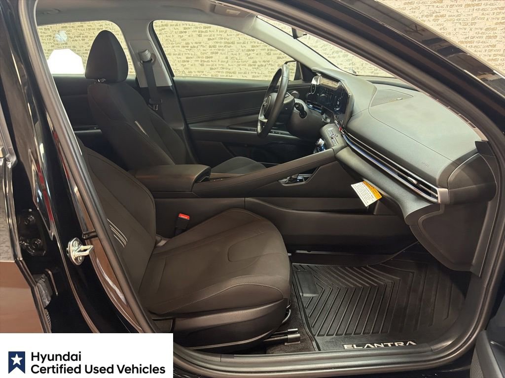 Used 2025 Hyundai Elantra SEL FWD image 14