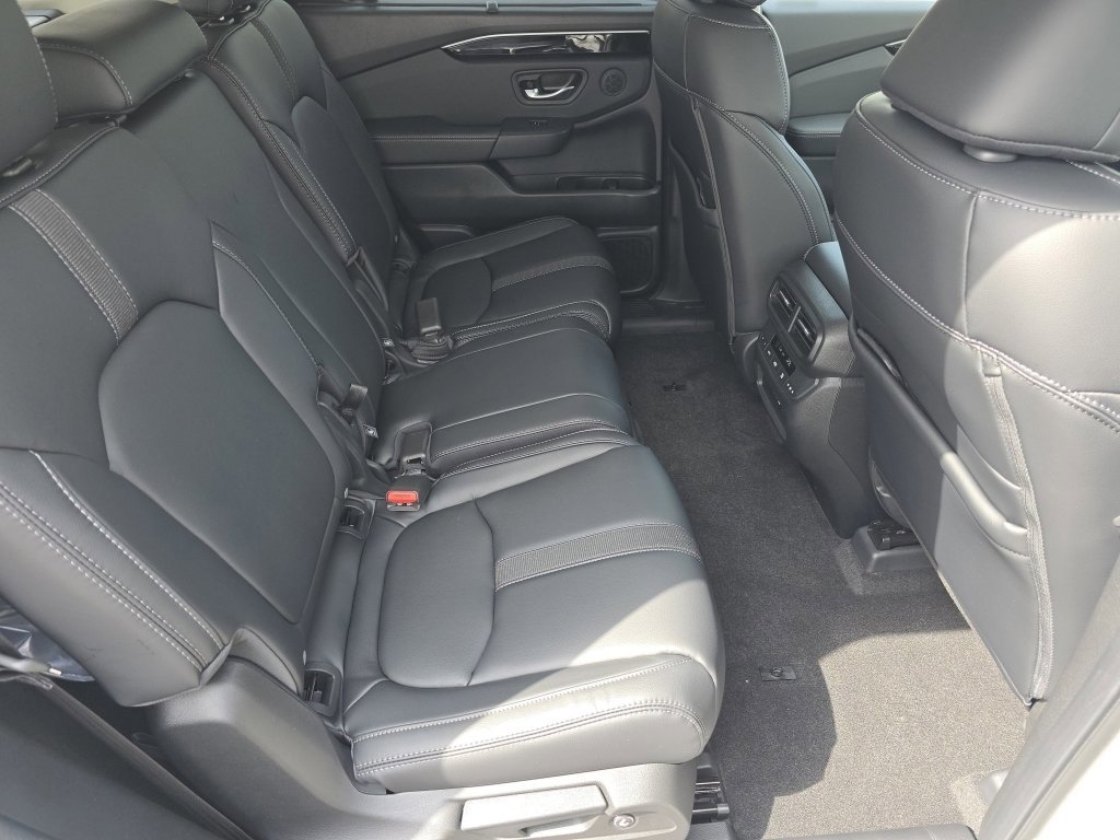 New 2025 Honda Pilot EX-L image 24