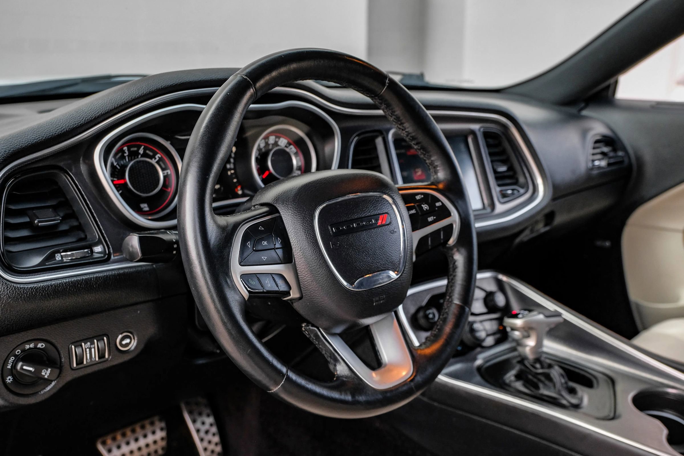 Used 2016 Dodge Challenger SXT Plus image 22