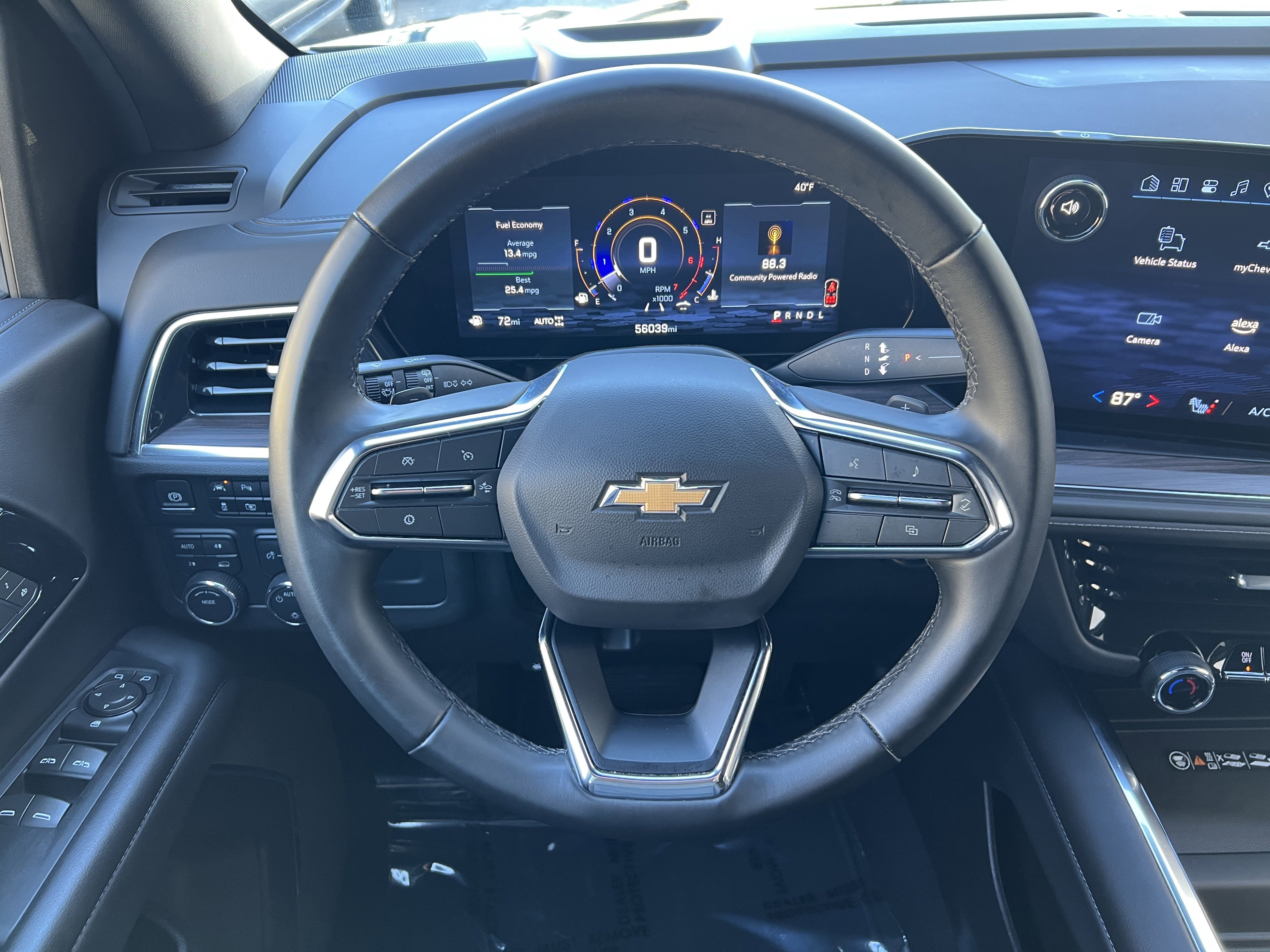 Used 2025 Chevrolet Suburban LT image 28