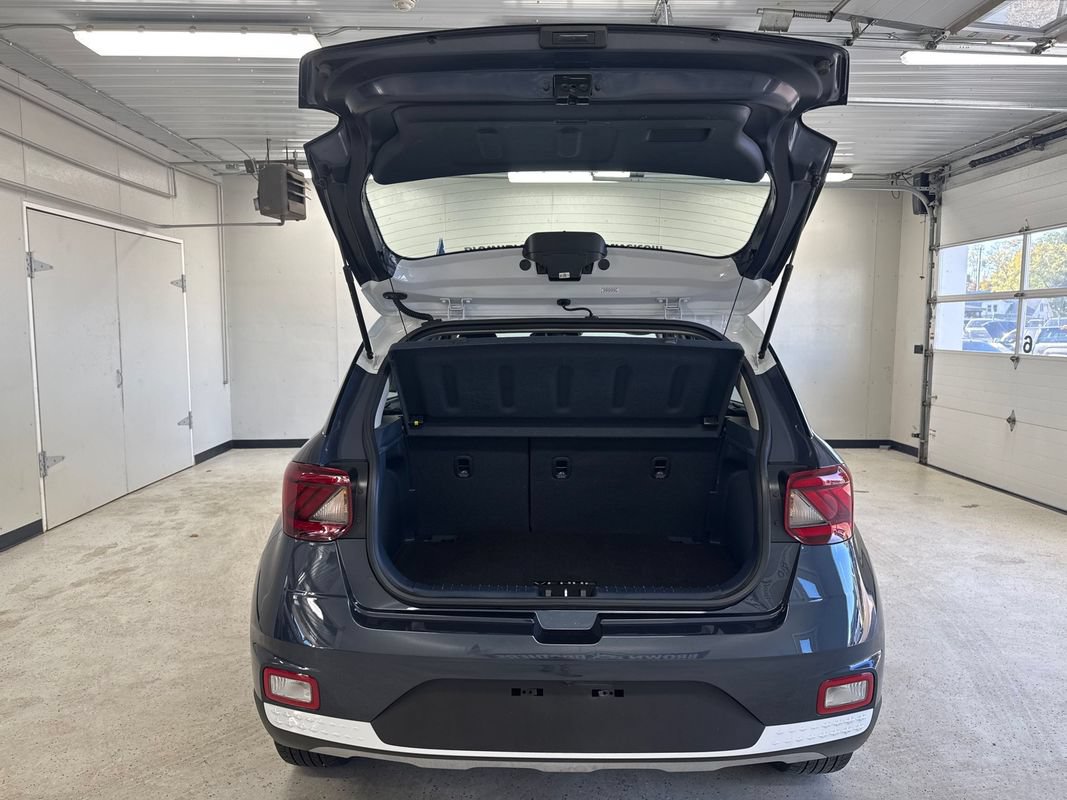 Used 2024 Hyundai Venue Limited FWD image 5