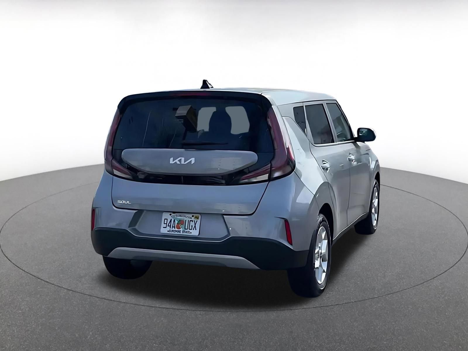 Used 2025 Kia Soul LX w/ LX Technology Package FWD image 14