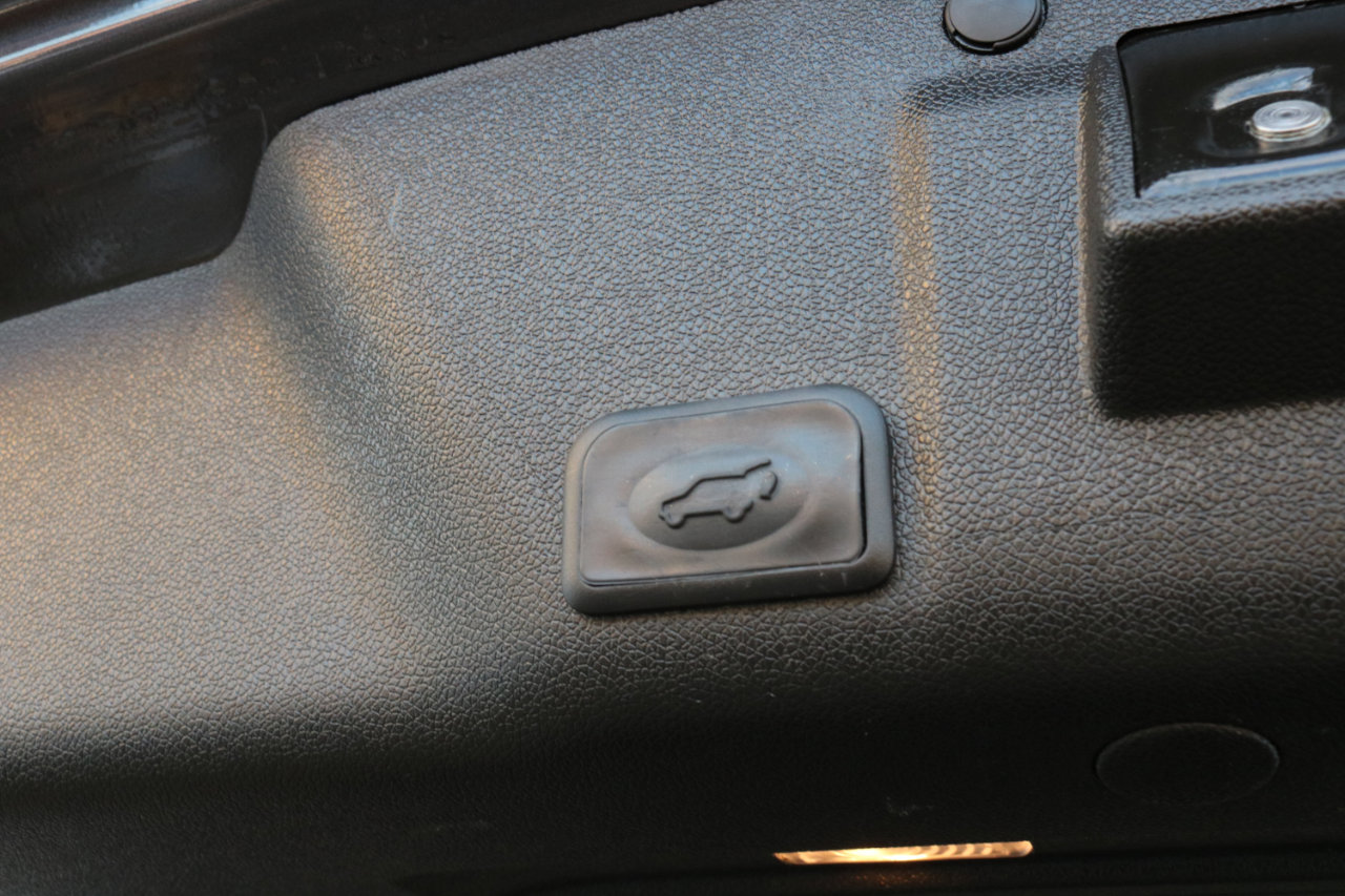 Used 2015 GMC Acadia Denali image 40