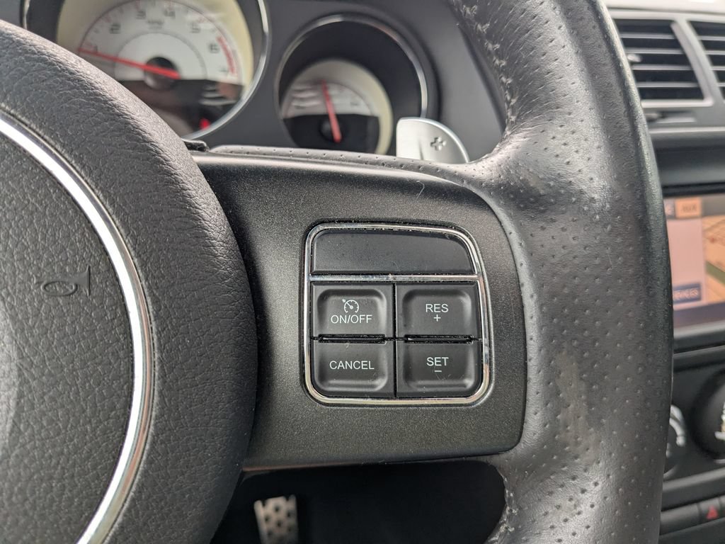 Used 2014 Dodge Challenger R/T RWD image 23