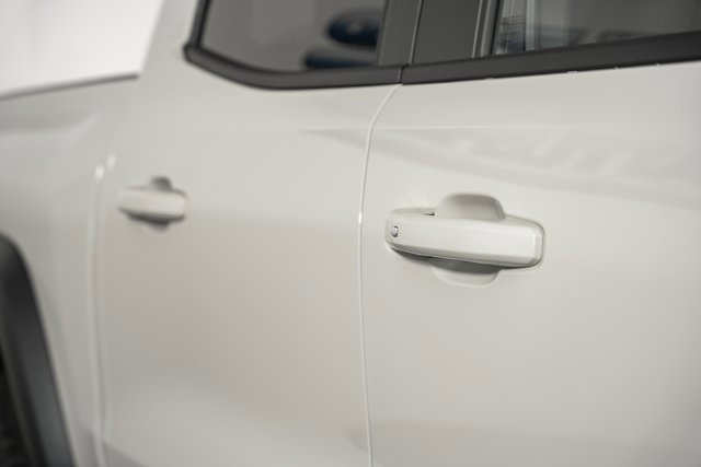 New 2026 Chevrolet Colorado ZR2 w/ Technology Package image 18