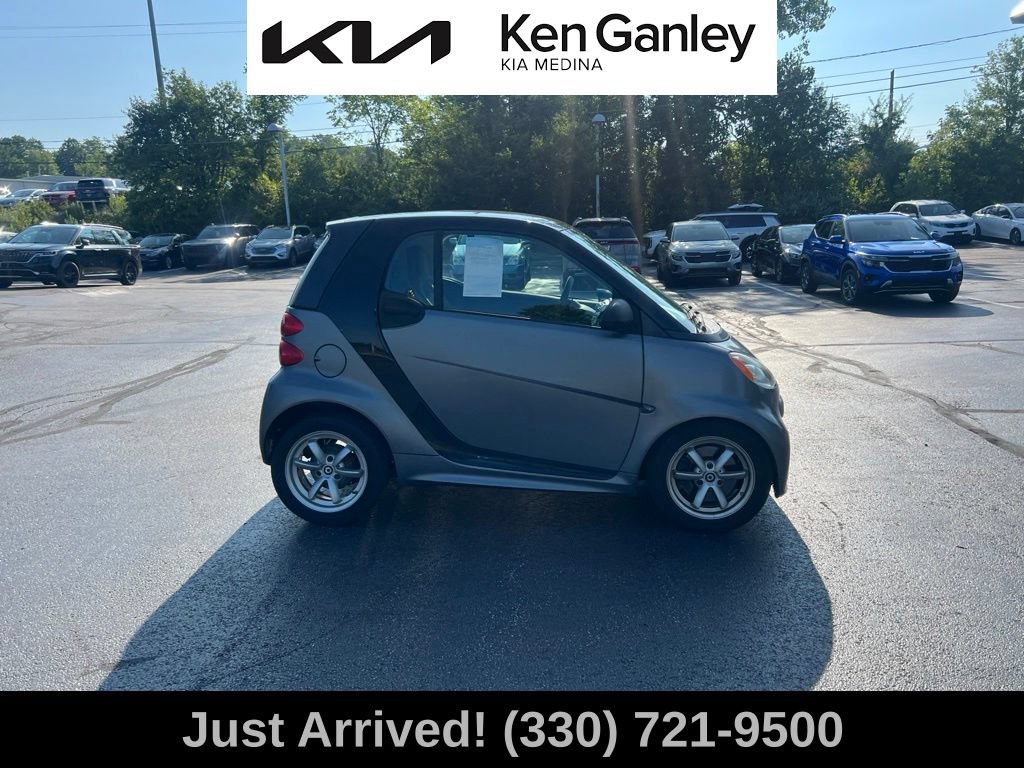 Used 2015 smart fortwo pure RWD image 4