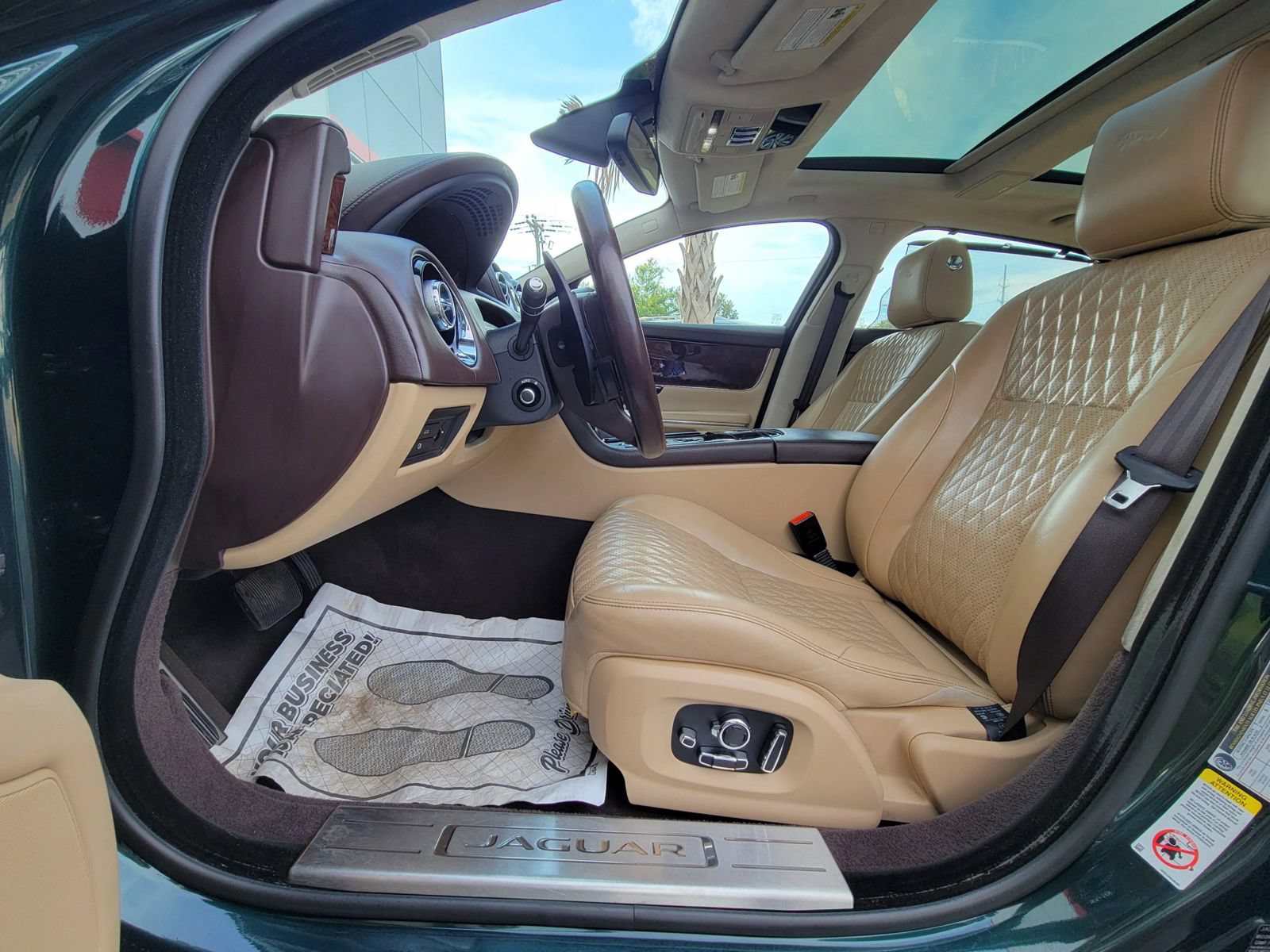 Used 2017 Jaguar XJ L Portfolio AWD/4WD image 10