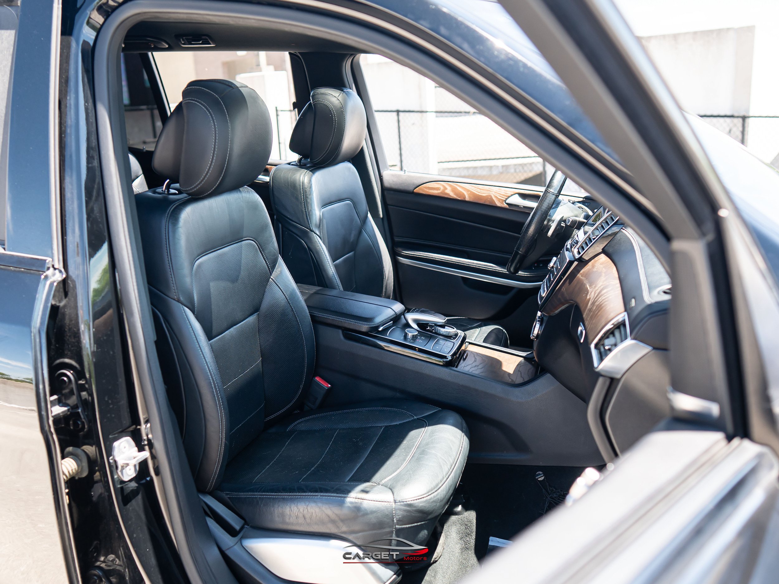 Used 2018 Mercedes-Benz GLS 550 4MATIC w/ Driver Assistance Package image 17