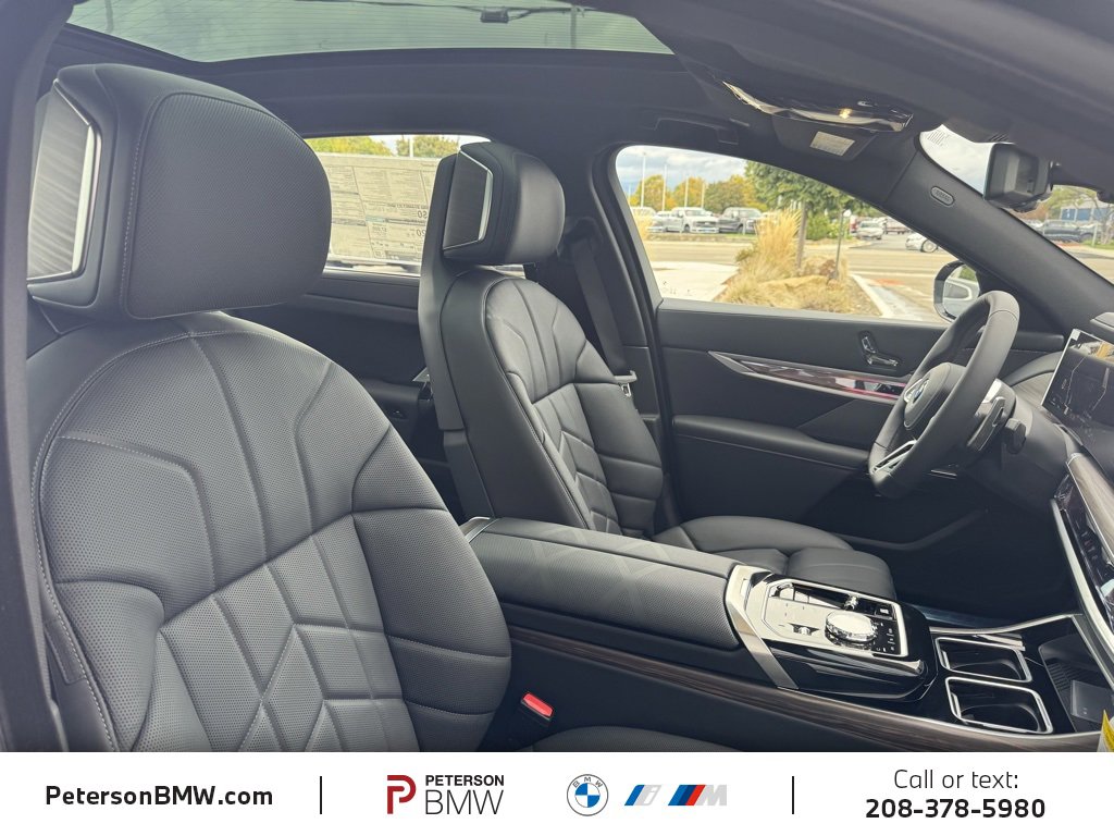 New 2026 BMW 760i xDrive w/ Executive Package image 19
