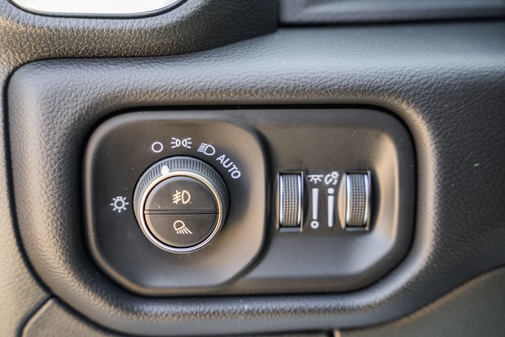 New 2026 RAM 1500 Laramie AWD/4WD image 45