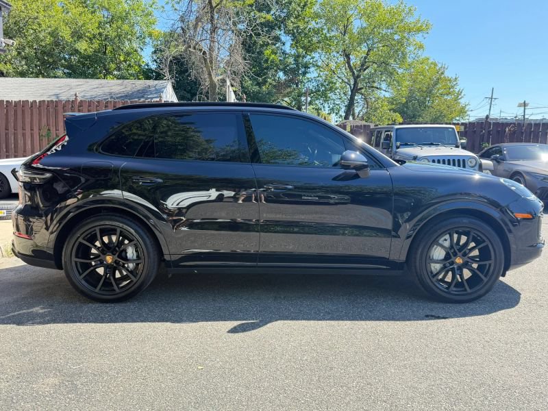 Used 2019 Porsche Cayenne Turbo AWD/4WD image 5