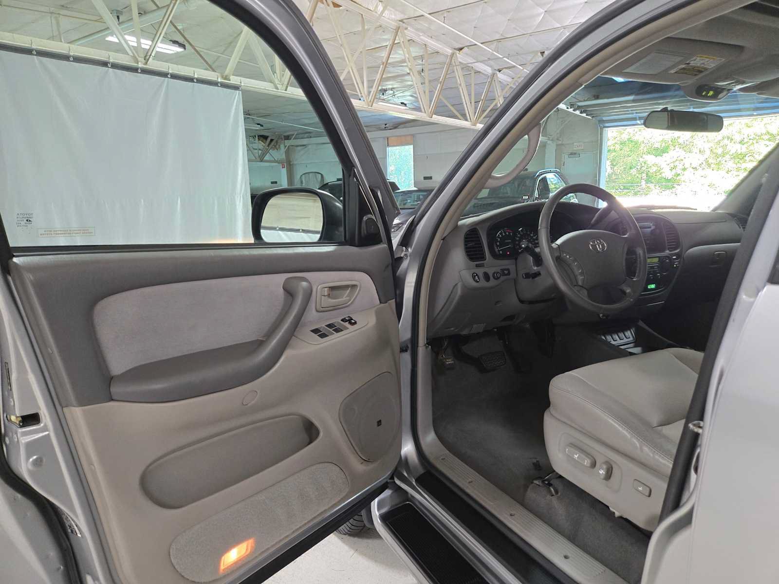 Used 2007 Toyota Sequoia SR5 AWD/4WD image 20