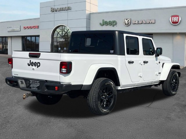 Used 2023 Jeep Gladiator Sport AWD/4WD image 7