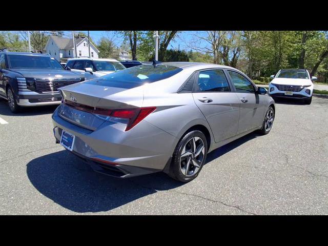 Certified 2023 Hyundai Elantra SEL w/ Convenience Package FWD image 8