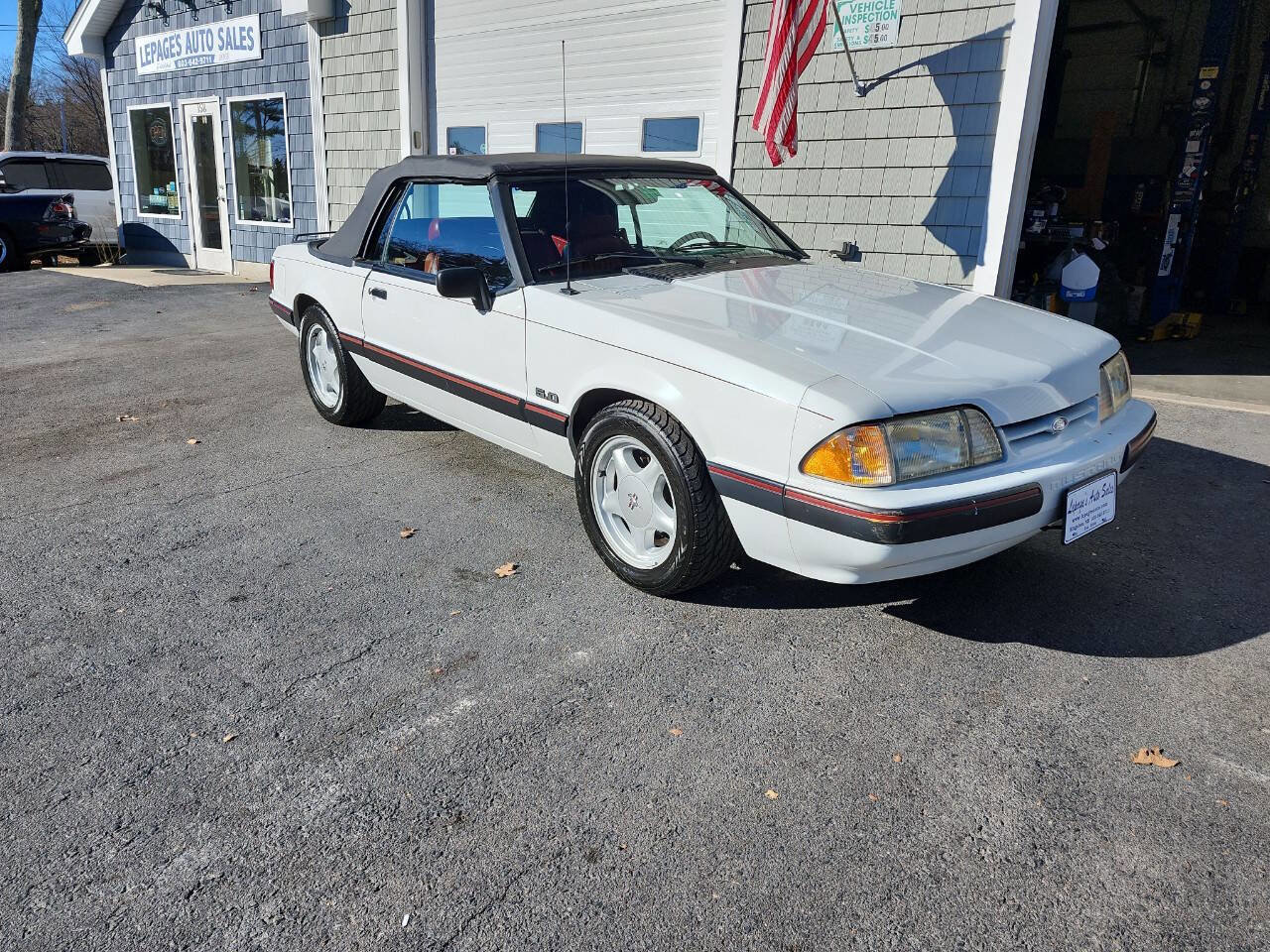 Used 1991 Ford Mustang LX image 2