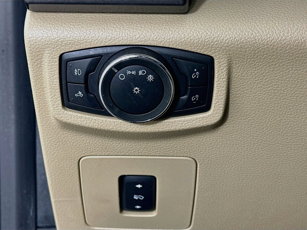 Used 2016 Ford F150 XLT w/ Equipment Group 302A Luxury RWD image 10