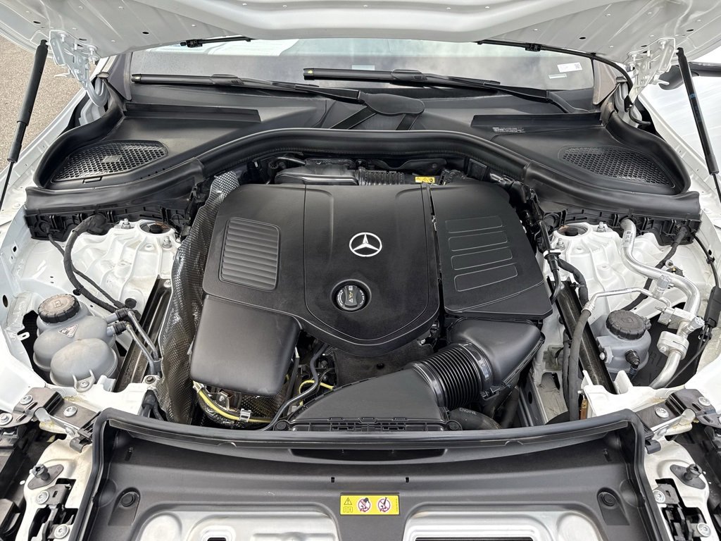 Used 2025 Mercedes-Benz GLC 300 4MATIC image 15