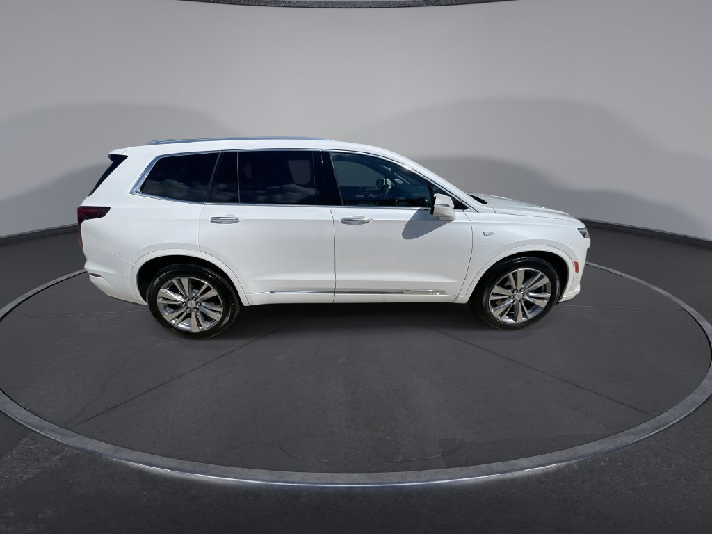 Used 2025 Cadillac XT6 Premium Luxury w/ Technology Package FWD image 9