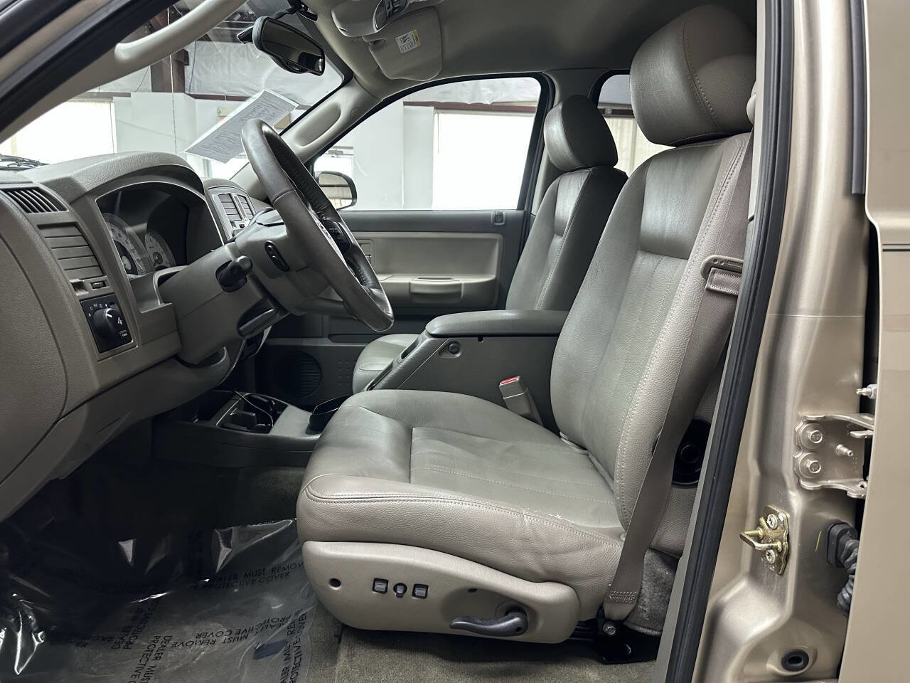 Used 2005 Dodge Dakota Laramie image 11