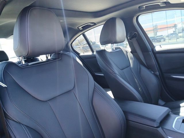 Used 2024 BMW 330e image 17